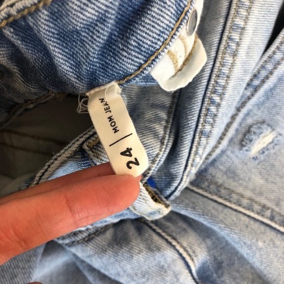 Pacsun light wash Distressed Mom Jeans - Picture 10 of 12